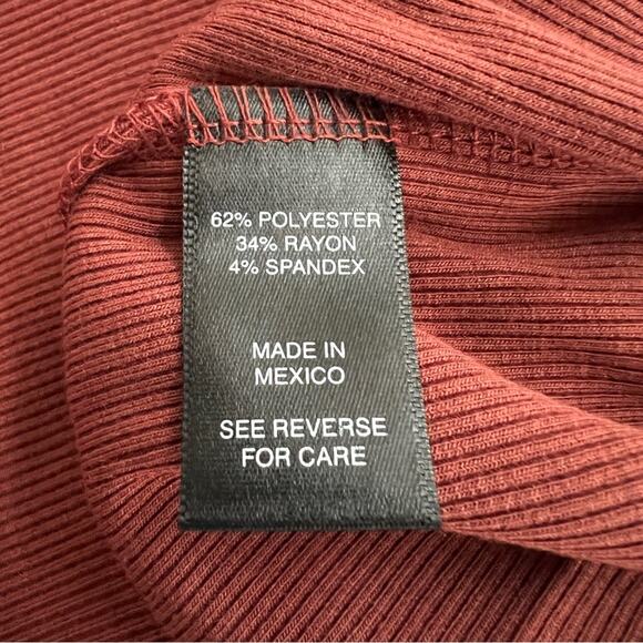 New RED BKE Long Sleeve Ribbed Mock Neck Rust Top Cutout Detail Women's SIZE XXL - Picture 7 of 8